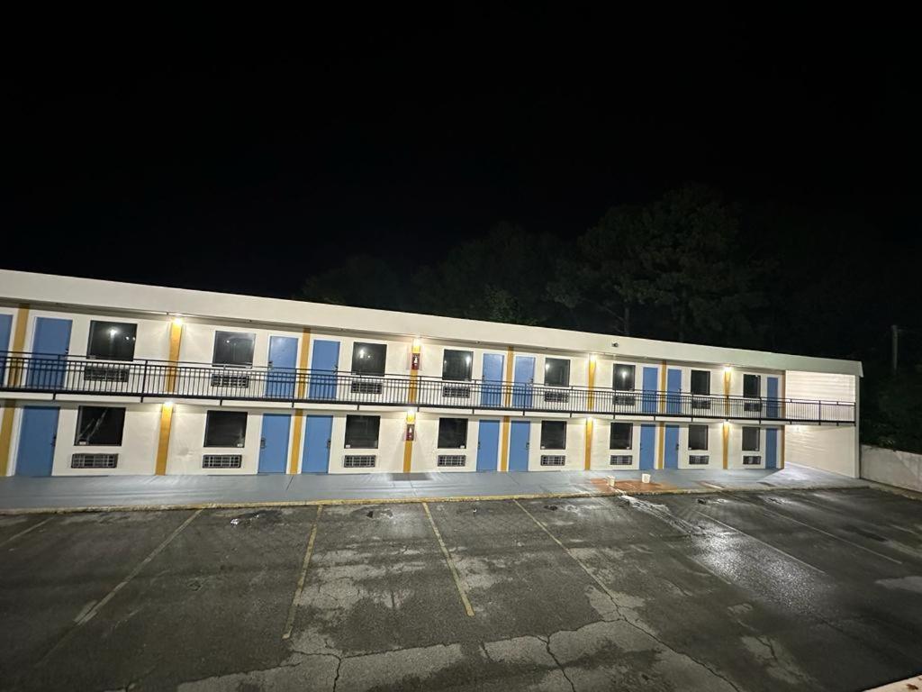 Lanett Inn エクステリア 写真